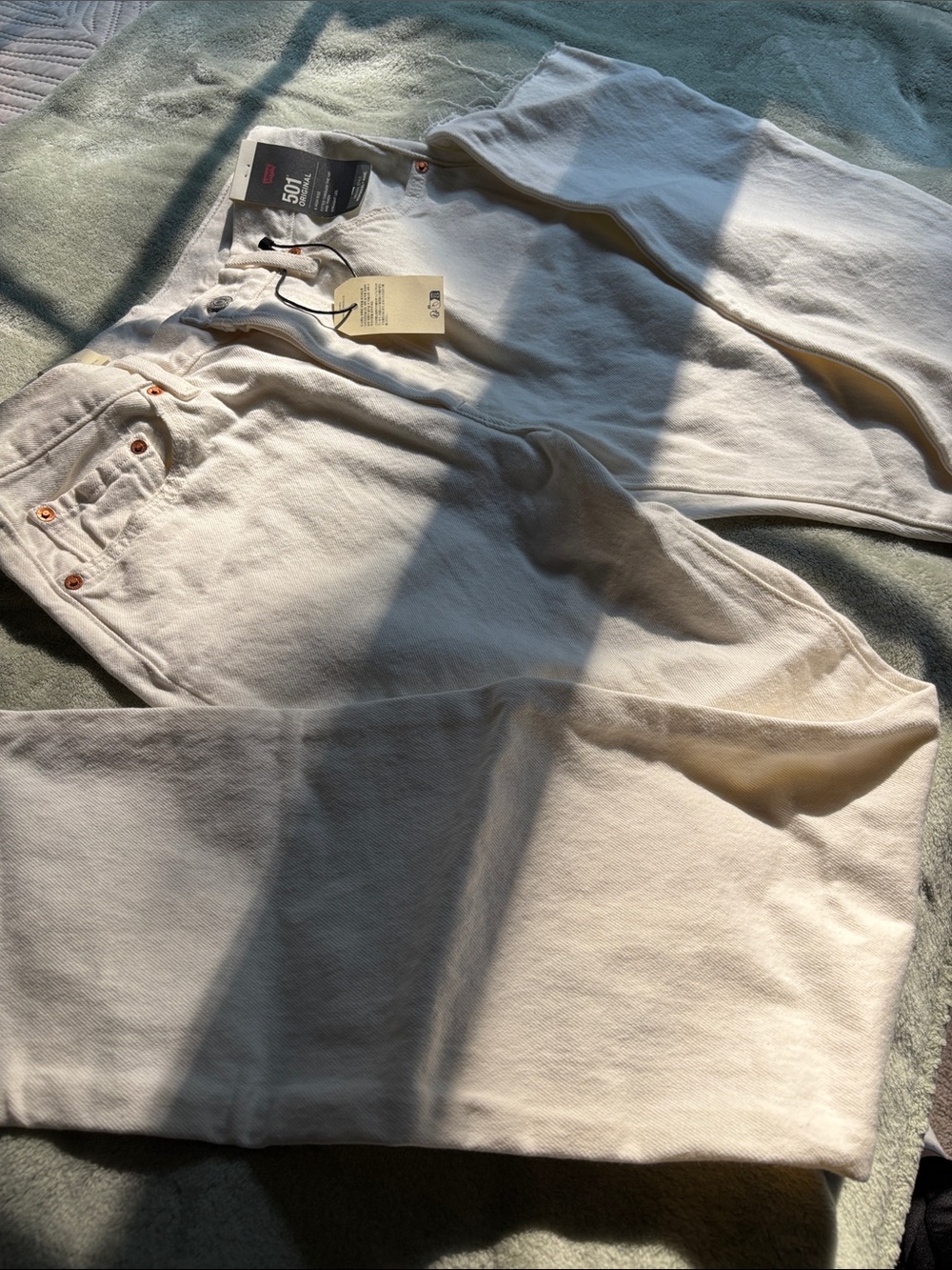 Levi's 501 Original White Jeans - Picture 2 of 8